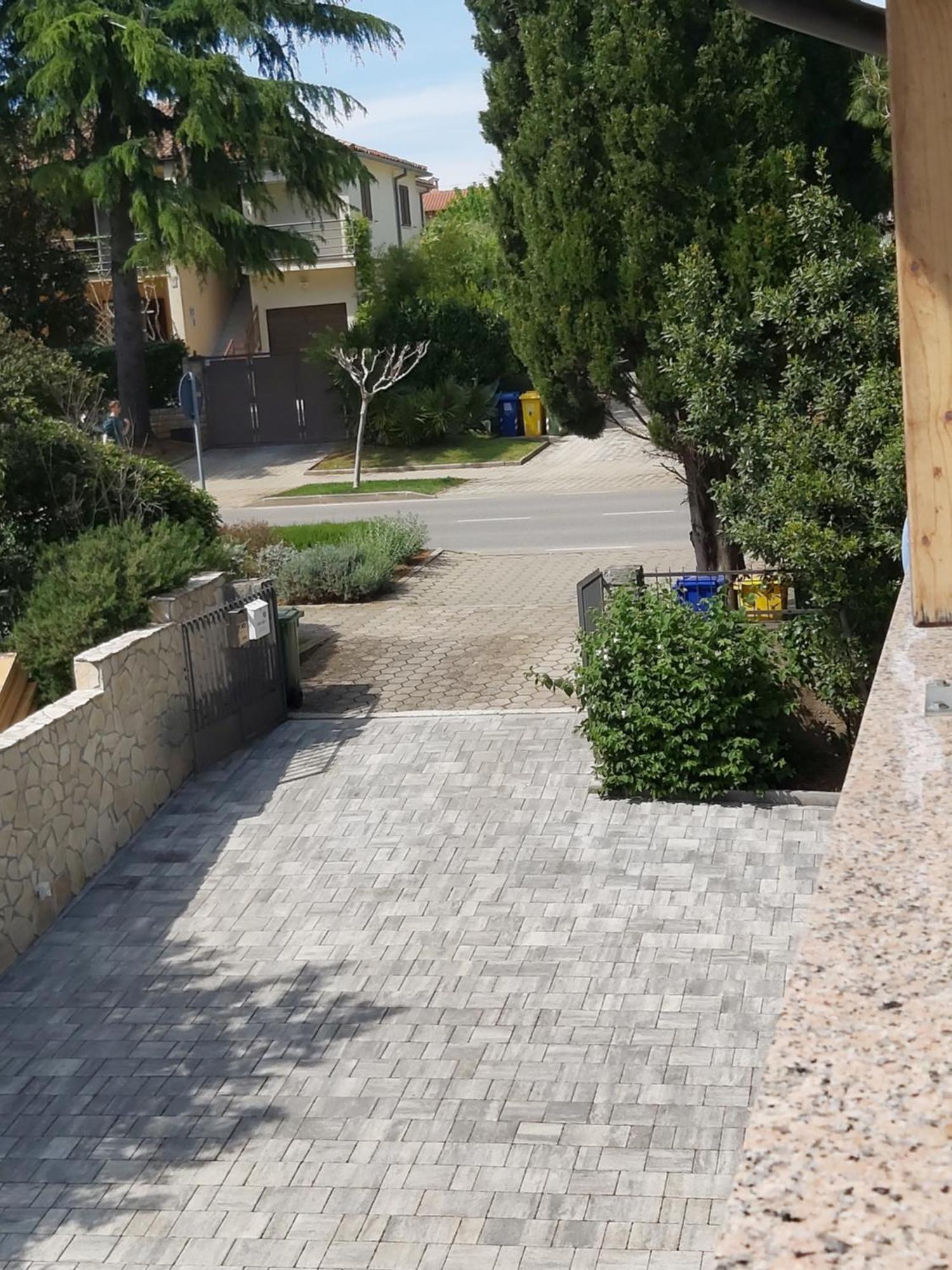 Apartments Ella ロヴィニ エクステリア 写真
