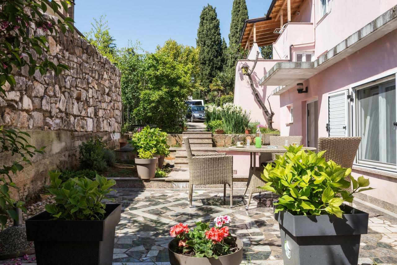Apartments Ella ロヴィニ エクステリア 写真