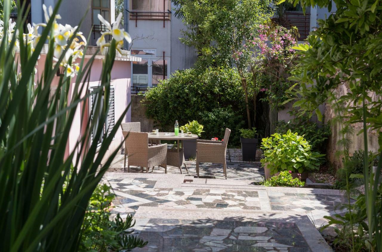 Apartments Ella ロヴィニ エクステリア 写真